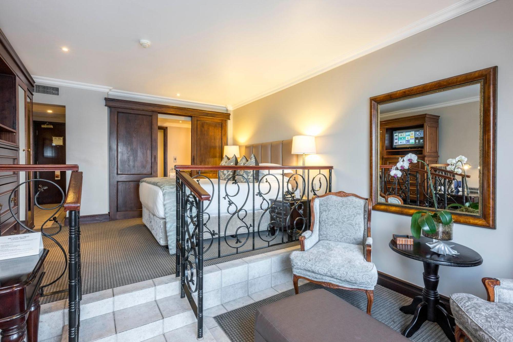 Beverly Hills Ντούρμπαν Εξωτερικό φωτογραφία A suite at the Cape Heritage