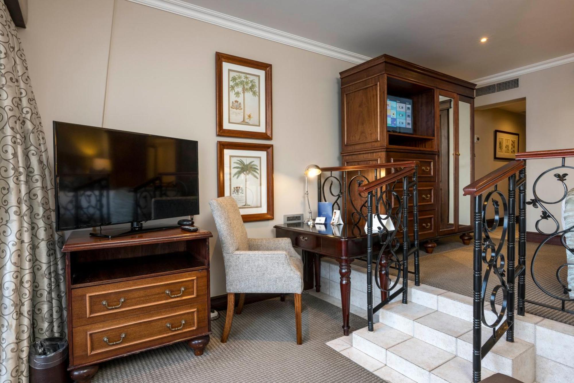 Beverly Hills Ντούρμπαν Εξωτερικό φωτογραφία A suite at the Taj Mahal Palace