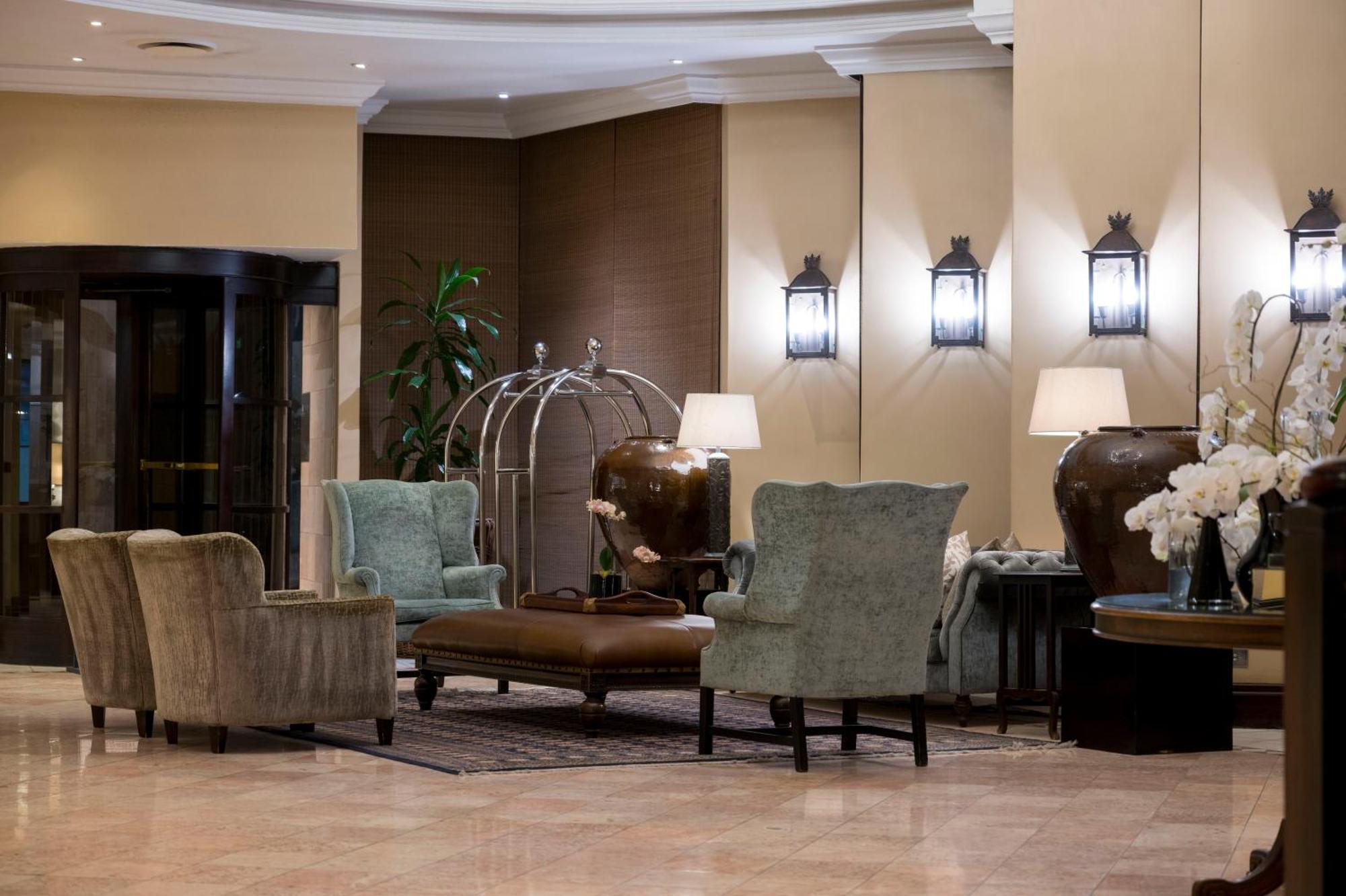 Beverly Hills Ντούρμπαν Εξωτερικό φωτογραφία The lobby of the Four Seasons Hotel