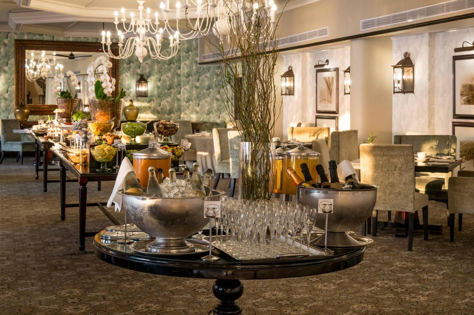 Beverly Hills Ντούρμπαν Εξωτερικό φωτογραφία The interior of the restaurant
