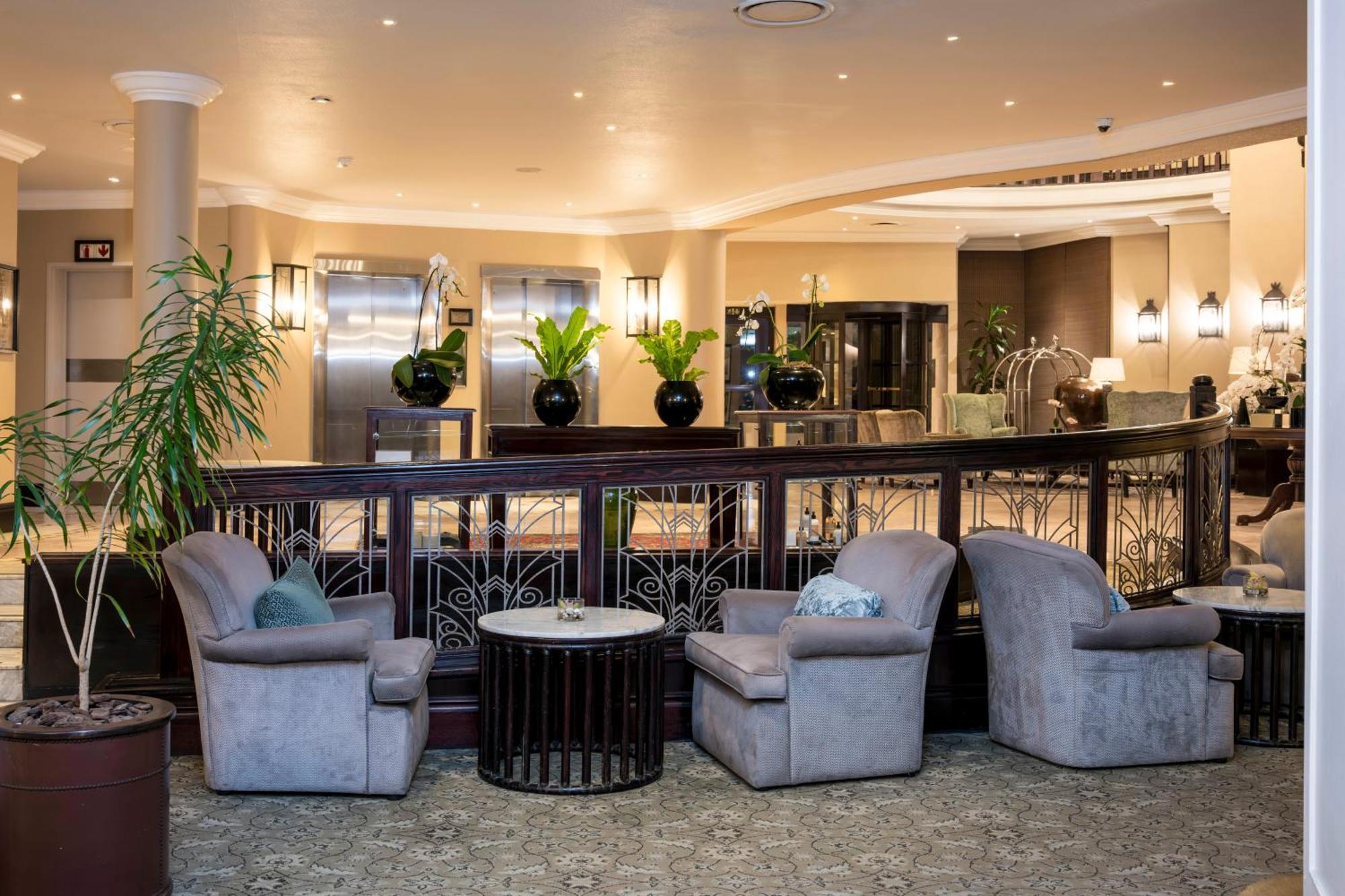 Beverly Hills Ντούρμπαν Εξωτερικό φωτογραφία The lobby of the hotel